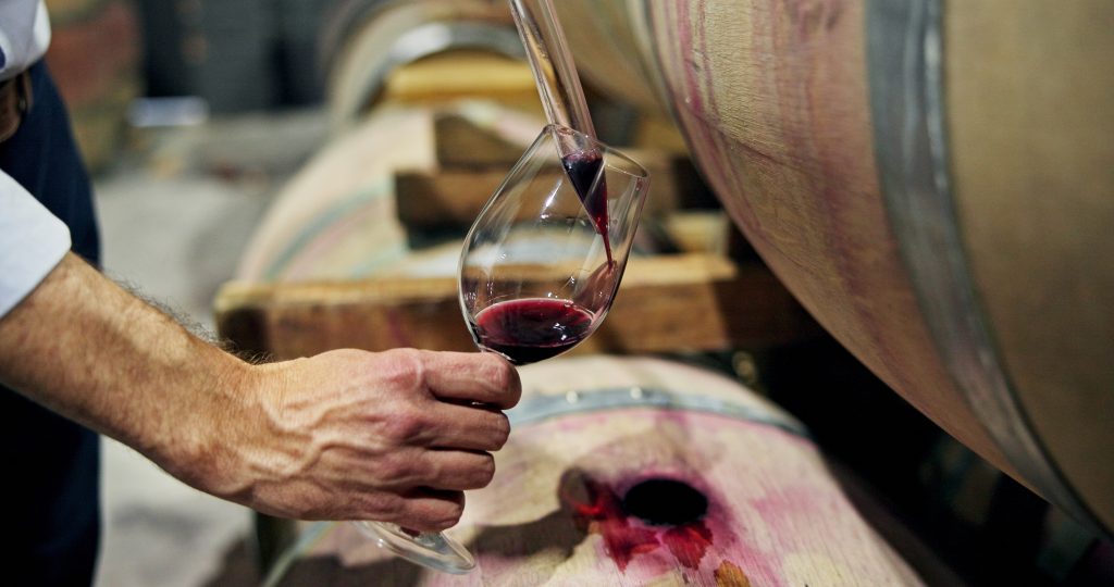 Certificado profesional elaboracion vinos licores Aesrafor Villarrobledo 600 horas presencial mayo 2026 desempleados bodega destileria